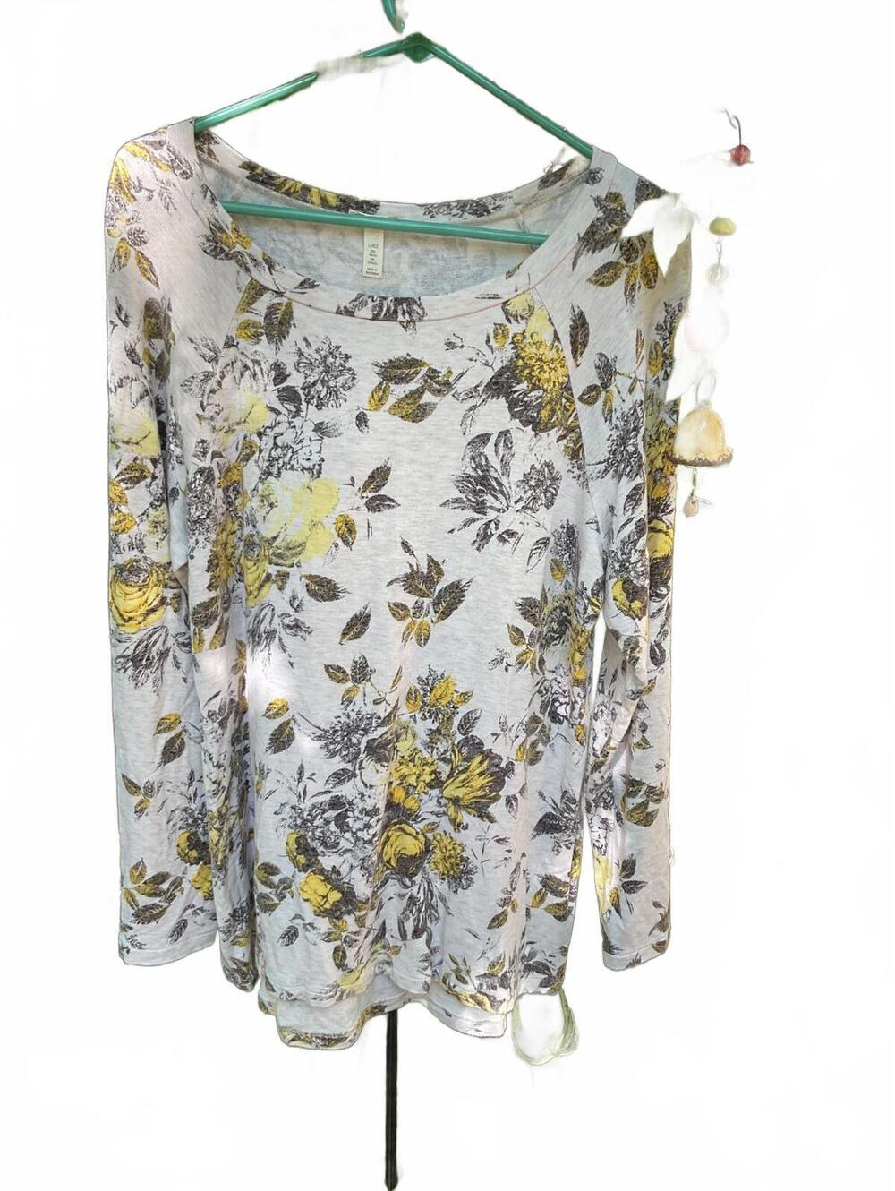 Soma Gray Knit Tunic with Green and Yellow Florals Size Large
